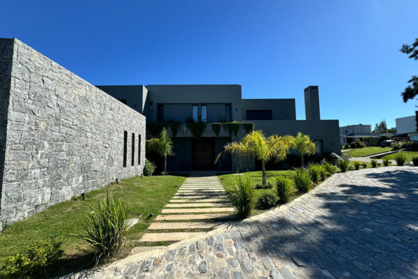 WhatsApp-Image-2024-04-28-at-13.17.52